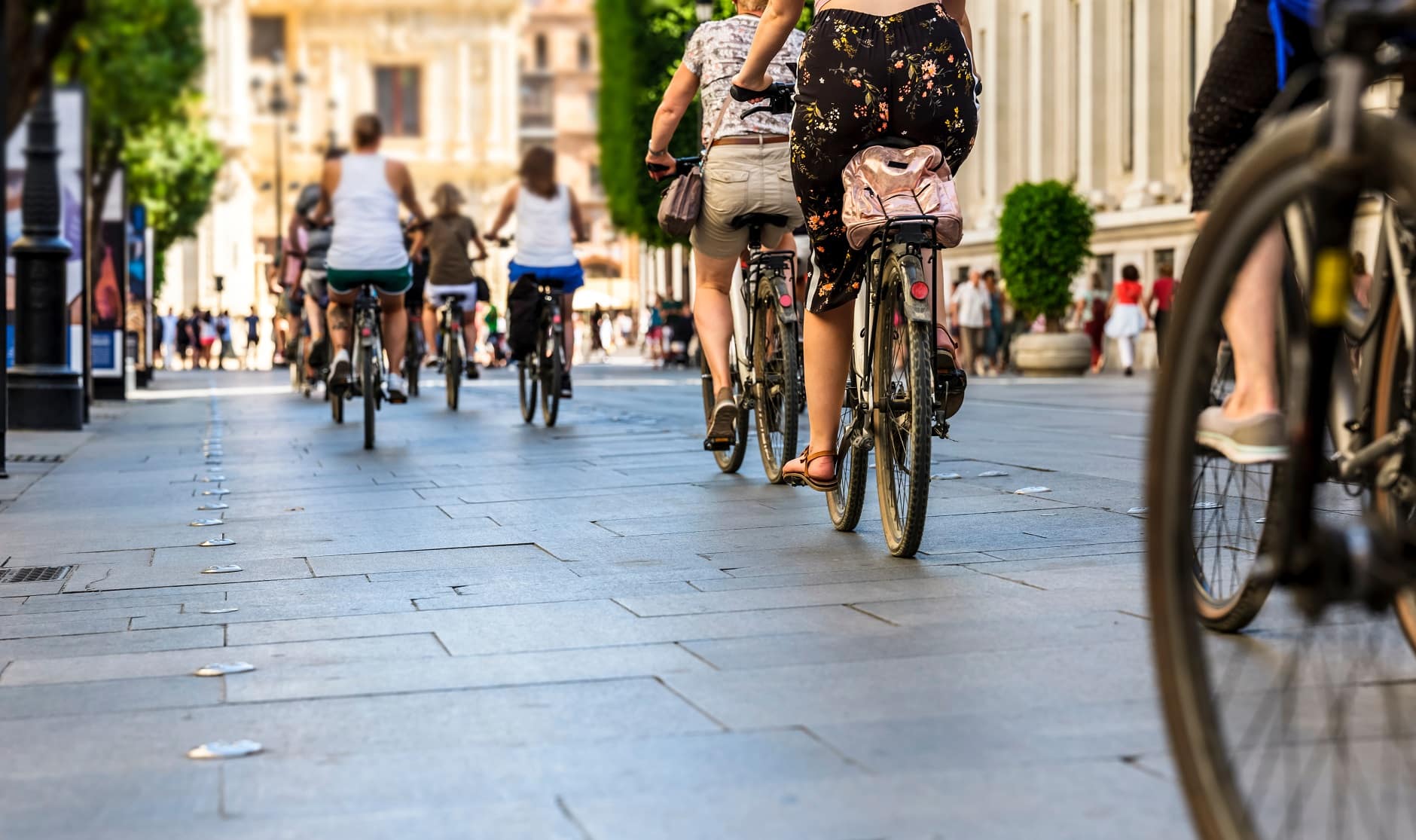 Cycling in the City: Tips for Safely Navigating Urban Traffic
